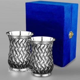 Набор их двух серебряных стаканов  
