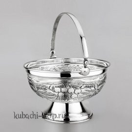 Небольшая конфетница с ручкой 