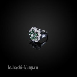 Серебряное кольцо Кубачи с фианитами под изумруд - к802