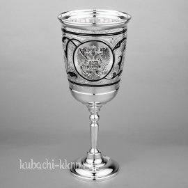 Серебряный фужер на высокой ножке 