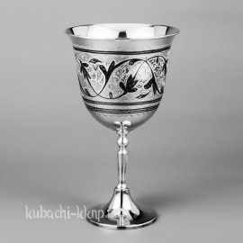 Серебряный фужер  с капельками черни 
