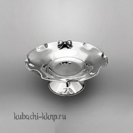 Небольшая серебряная конфетница 