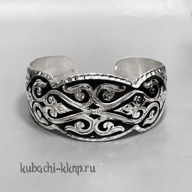 Серебряный браслет на женскую руку с черненым орнаментом  - БР235
