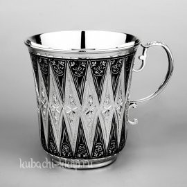 Серебряная кружка с геометрическим орнаментом - кр100