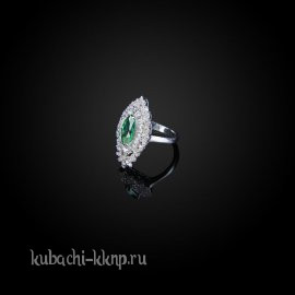 Серебряное кольцо Кубачи с фианитами под изумруд - к818