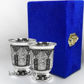 Набор из двух серебряных стопок 