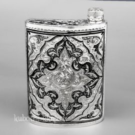 Серебряная фляжка 