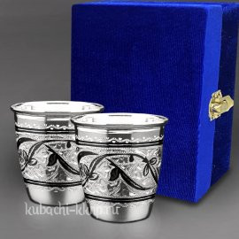 Серебряный набор из двух стопок 