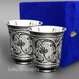 Набор небольших серебряных стаканов 