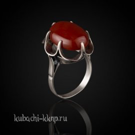 Серебряное кольцо с сердоликом в оправе 