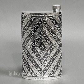 Серебряная фляга с черненым орнаментом и гравировкой , 335мл - фл090