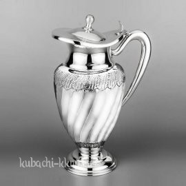 Небольшой серебряный кувшин с крышкой 