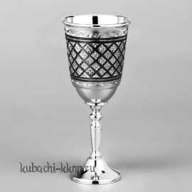 Оригинальная серебряная рюмка на ножке 