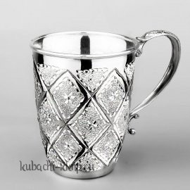 Добротная серебряная кружка 