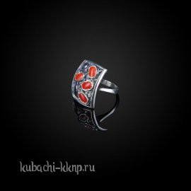 Серебряное кольцо Кубачи с кораллом - к814