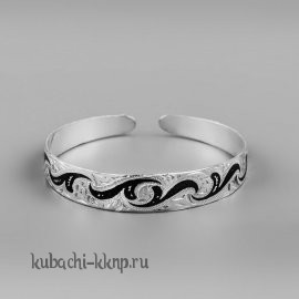 Серебряный браслет Кубачи с черненым орнаментом на белом - БР82