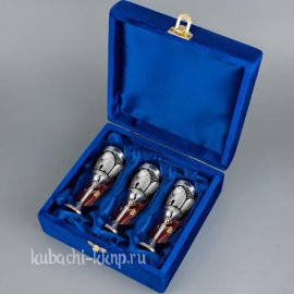 Набор серебряных рюмо 