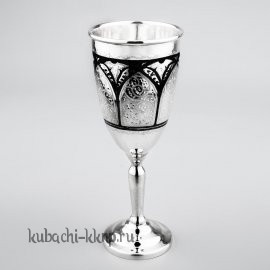 Серебряная рюмка с арочным рисунком - р092