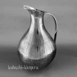 Серебряный кувшин с узким горлышком 