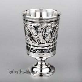 Серебряный стакан 