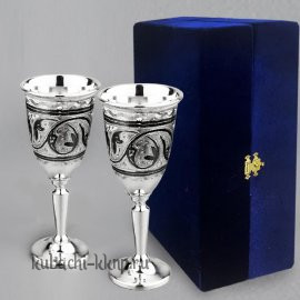 Набор из двух серебряных рюмок 