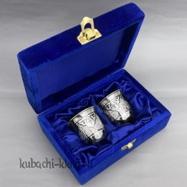 Набор из двух серебряных стопок 