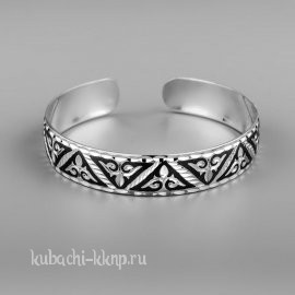 Узкий серебряный браслет Кубачи с орнаментом в треугольниках - БР131