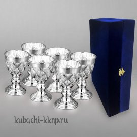 Набор из шести серебряных рюмок с гравировкой 