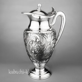 Большой серебряный кувшин  