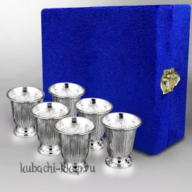 Набор из шести серебряных стопок 