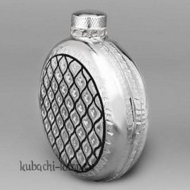 Круглая серебряная фляжка 