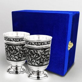 Набор из двух серебряных стаканов 