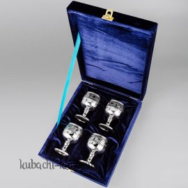 Набор из четырех серебряных рюмок - р00035-4