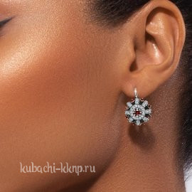 Серебряные серьги 925 пробы с красными фианитами - с325