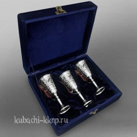 Набор из трех серебряных рюмок на 40 мл 