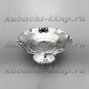 Небольшая серебряная конфетница 