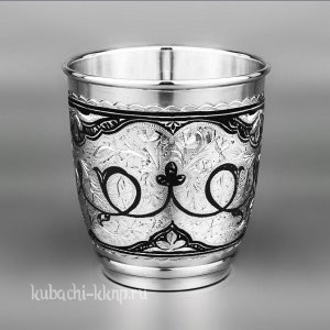 Серебряный стакан 
