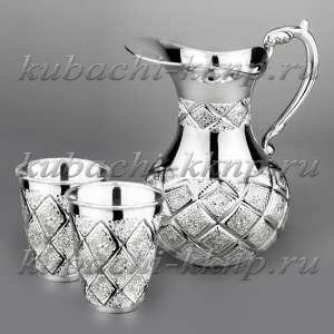 Серебряный кувшин с двумя стаканами 