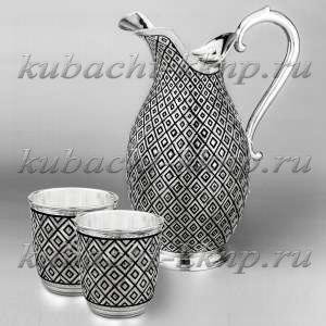 Серебряный кувшин с двумя стаканами  Серебряный кувшин с двумя стаканами