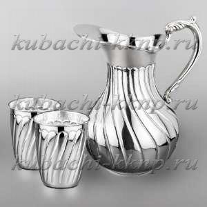 Серебряный кувшин с двумя стаканами 