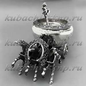 Серебряная солонка  с ложкой «Русская тройка» - с053 Серебряная солонка  с ложкой «Русская тройка» - с053