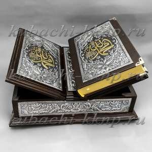 Большой оригинальный коран в своем футляре - Кор020б
