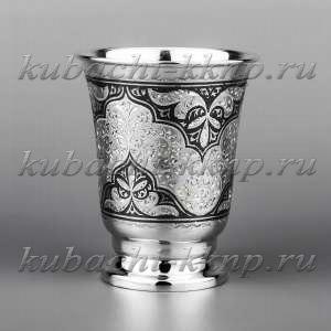 Серебряный стакан на ножке с гравировкой и чернением, 180 мл - ст20