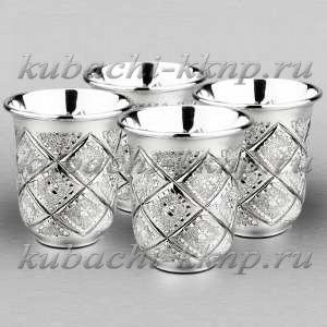 Набор из четырех серебряных стопок 