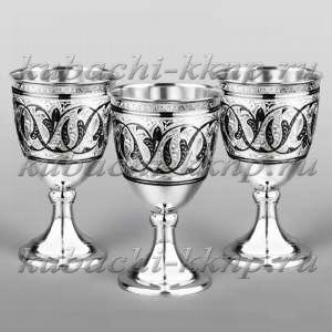 Набор из трех небольших серебряных бокалов 