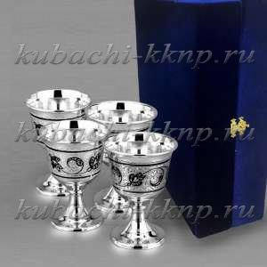 Набор  из четырех невысоких серебряных рюмок - р00023-4