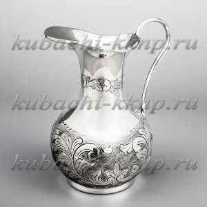 Небольшой серебряный кувшин для воды 