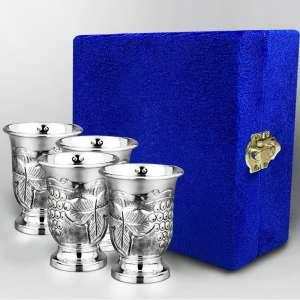 Набор из четырех серебряных стопок с виноградным рисунком - стп052-4