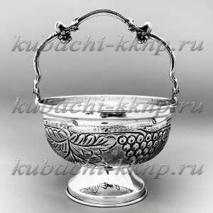 Большая серебряная конфетница с оригинальной ручкой - КФ207