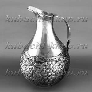 Изящшый серебряный кувшин с узким горлышком 